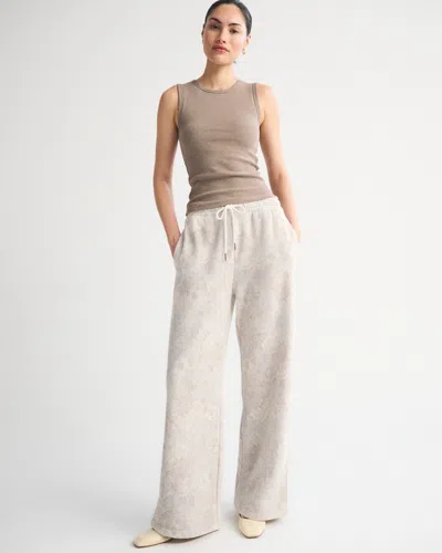 Abercrombie & Fitch Sunday Wide Leg Sweatpant In White