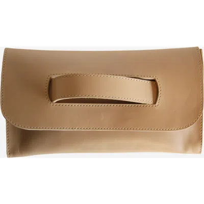 Able Mare Handle Clutch In Sahara