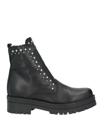 About Me Woman Ankle Boots Black Size 8 Calfskin