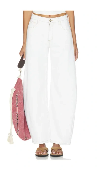 Abrand 95 Barrel Jean In White
