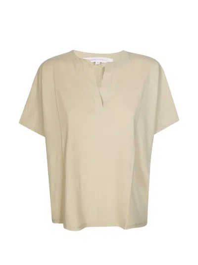 Absolut Cashmere Tiffany V-neck T-shirt In Neutral