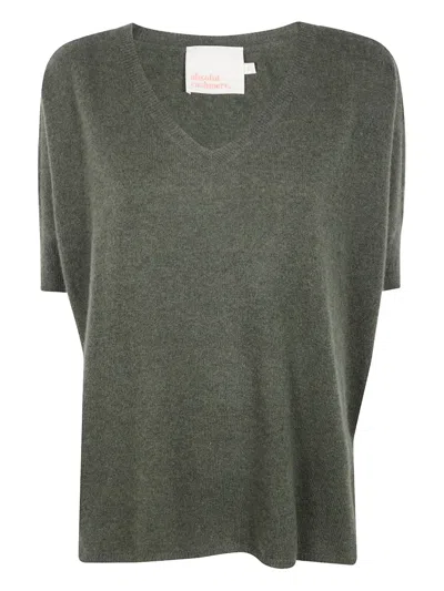 ABSOLUT CASHMERE V-NECK SWEATER