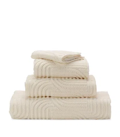 Abyss & Habidecor Egyptian Cotton Olly Bath Towel (70cm X 140cm) In Ivory