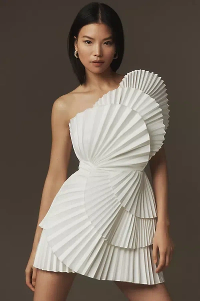 acler white dress Oakwood Mini in Ivory accentuated sleeve detail with asymmetrical pleating through the bodice and curved seams. Acler Women's Culloden Sculpted Appliqu