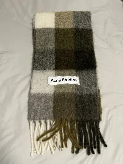 Pre-owned Acne Studios Scarf In Green
