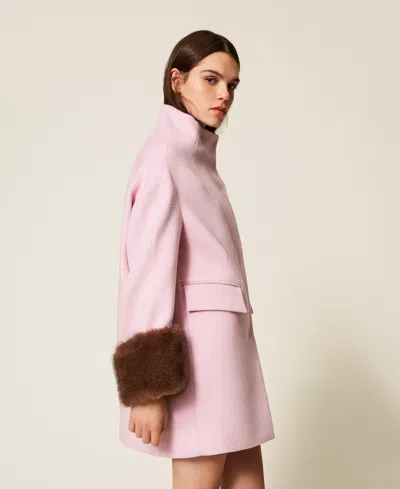Actitude By Twinset Manteau En Panne De Velours Avec Fausse Fourrure In Pink