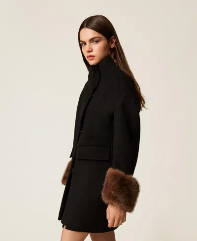 Actitude By Twinset Manteau En Panne De Velours Avec Fausse Fourrure In Black