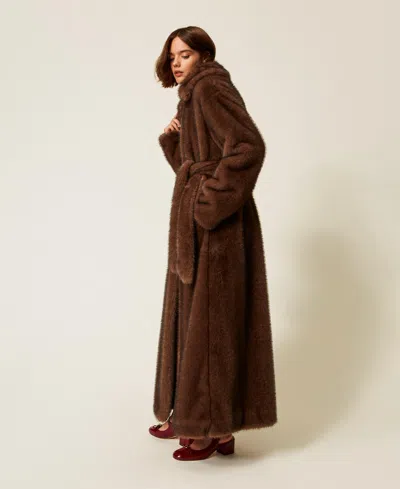 Actitude By Twinset Manteau Long En Fausse Fourrure In Brown
