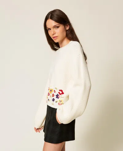 Actitude By Twinset Pull Cropped Avec Broderie In White