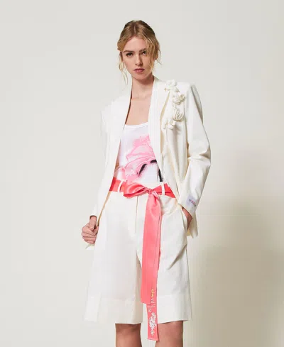 Actitude By Twinset Short Myfo En Lin Mélangé Avec Ceinture In White