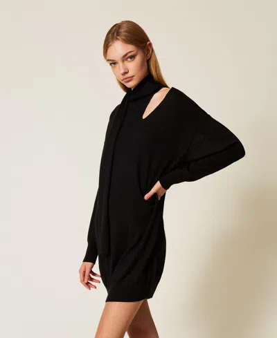 Actitude By Twinset Robe Courte En Laine Mélangée Avec Découpe In Black
