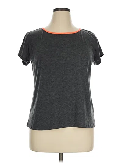 Pre-owned Active T-shirt In Gray