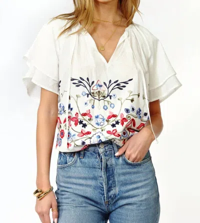 ADELYN RAE RHONI EMBROIDERED BLOUSE IN WHITE