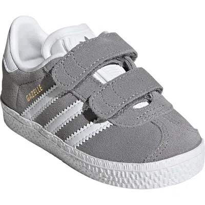 Adidas Originals Kids' Adidas Gazelle Sneaker In Grey/white/gold