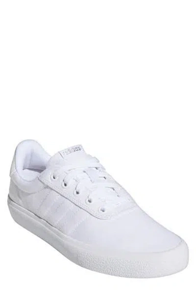 Adidas Originals Adidas Raid 3 Sneaker In White/white/silver Met.