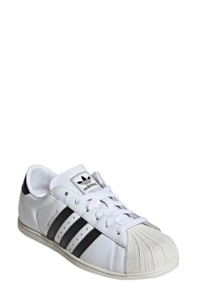 Adidas Originals Adidas Superstar Lo Pro Sneaker In White