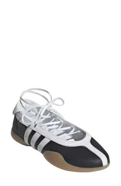 Adidas Originals Sneakers With Contrast Stripes And Rubber Sole In Multi
