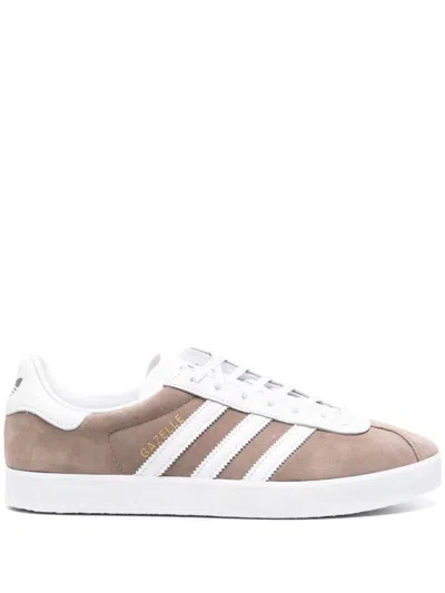 Adidas Originals Gazelle 85 Shoes In Earstr/ftwwht/goldmt