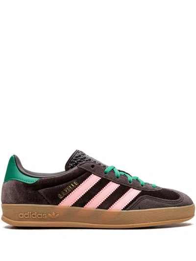 Adidas Originals Adidas Gazelle Indoor Sneaker In Marrone