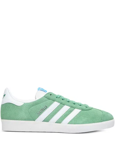 Adidas Originals Gazelle Sneakers In 绿色