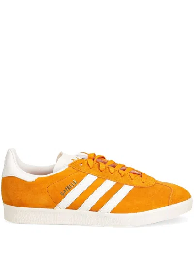 Adidas Originals Gazelle Sneakers In 橘色