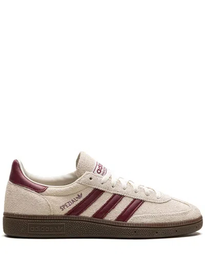 ADIDAS ORIGINALS HANDBALL SPEZIAL "OFF WHITE/COLLEGIATE BURGUNDY" SNEAKERS