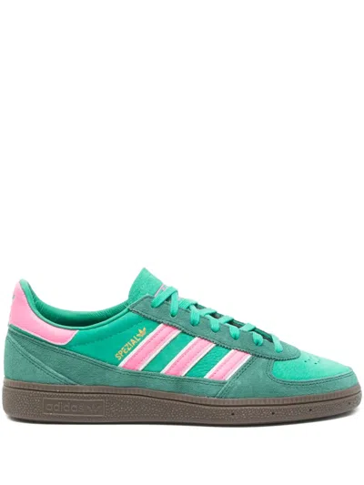 Adidas Originals Handball Spezial Sneakers In Cougrn Lucpnk Owhite Vercou Rosluc Blacas