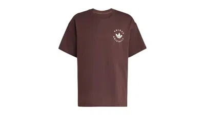 Pre-owned Adidas Originals Men's Adidas Curved Trefoil Logo Gfx T-shirt In Shadow Brown
