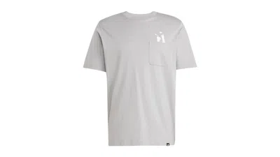 Pre-owned Adidas Originals Men's Adidas Lounge Slides Graphic Pocket T-shirt In Charcoal Solid Grey