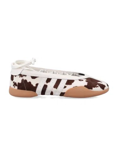 Adidas Originals Regular-fit Elegant Taekwondo-inspired Sneakers In Aurora Coffee/cloud White/gum
