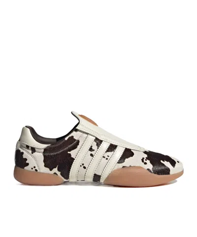 Adidas Originals Round Toe Sneakers In White