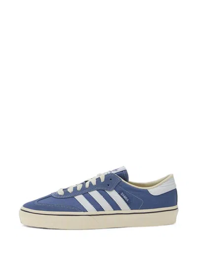 Adidas Originals Samba Logo-patch Sneakers In Blue
