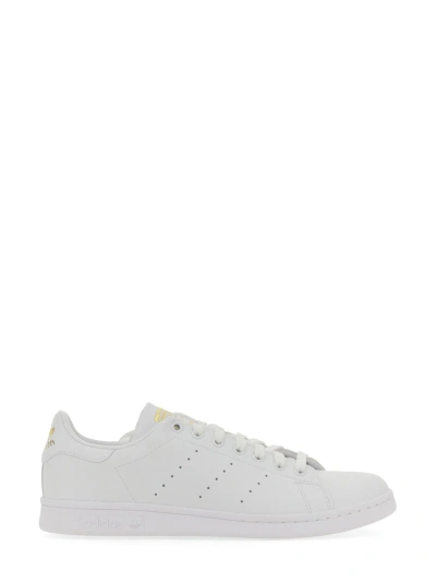 Adidas Originals Stan Smith Trainer In White