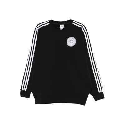 Adidas Originals Stripe-detail Appliqué Sweatshirt In Black