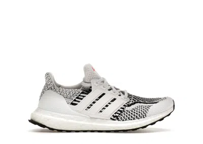 Pre-owned Adidas Originals Ultra Boost 5.0 Dna Primeblue White Black Sneakers In Cloud White/core Black