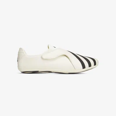 Adidas Originals Virginia Vario Flat Earther By Pharrell Williams In Supplier Colour,core Black,chalk White