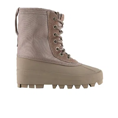 Pre-owned Adidas Originals Wmns Yeezy 950 Boot 'moonrock' | Grey | Women's Size 6.5 In Gray