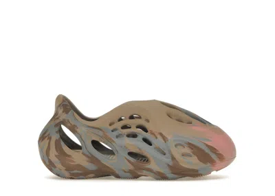 Pre-owned Adidas Originals Yeezy Foam Rnnr (kids) Sneakers In Mx Sand Grey In Gray