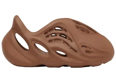 Pre-owned Adidas Originals Yeezy Foam Rnr (infants) Sneakers In Clay Red