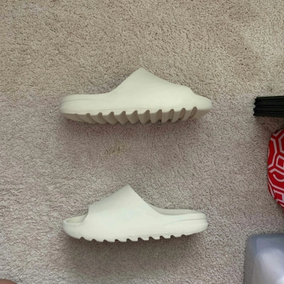 Pre-owned Adidas Originals Yeezy Slides Bone In White