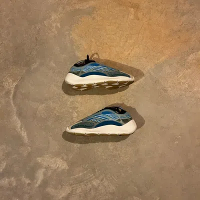 Pre-owned Adidas X Kanye West Adidas Yeezy 700 V3 Arzareth 2020 Us 8.5 Shoes In Blue