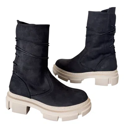 Adrenaline Fashion Women's Black Leather Ankle Boots With Chunky Sole – Handmade Designer Minimalist Boots