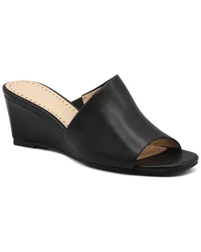 Adrienne Vittadini Adami Sandal In Black