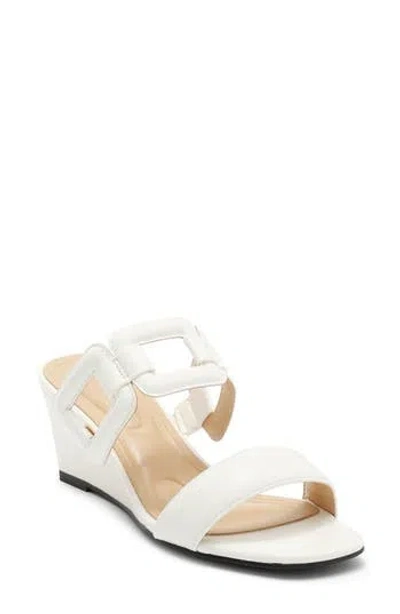 Adrienne Vittadini Ando Sandal In White