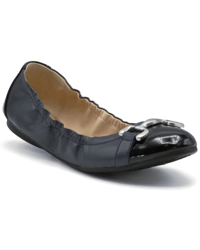 Adrienne Vittadini Cadeeno Flat In Black