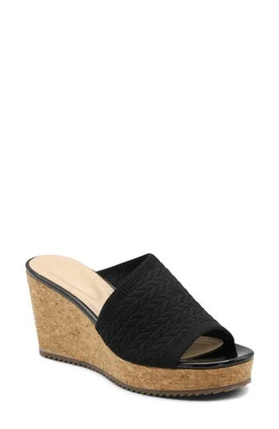 Adrienne Vittadini Cheery Wedge Sandal In Black
