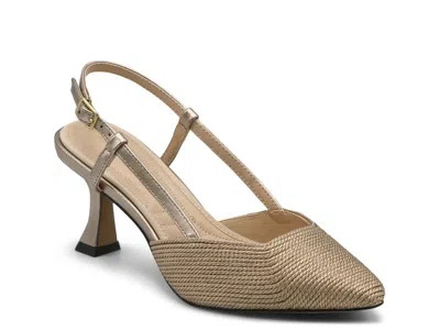 Adrienne Vittadini Fedya Pump In Gold