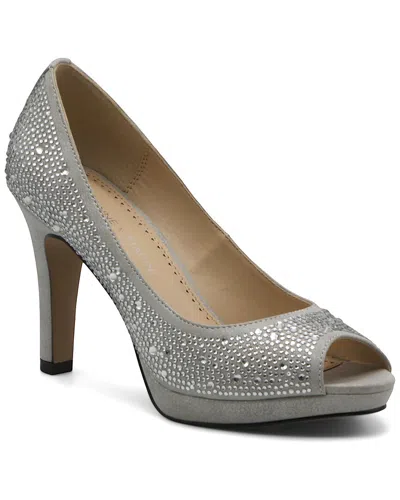 Adrienne Vittadini Gervin Pump