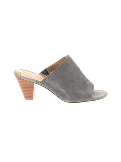 Pre-owned Adrienne Vittadini Sandals In Gray