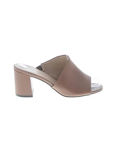 Pre-owned Adrienne Vittadini Sandals In Tan